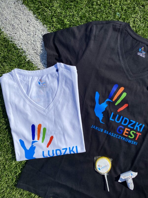 T-shirt w serek - obrazek 6